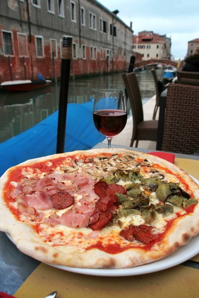 Pizza sul Canale per pranzo Venezia
