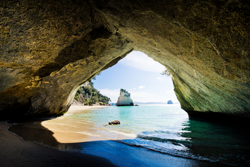 Cathedral Cove marine reserve on the Coromandel Peninsula in New Zealan5