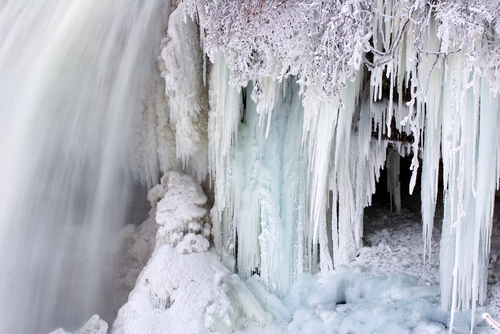 Minnehaha Falls Minneapolis Minnesota turning to ice 